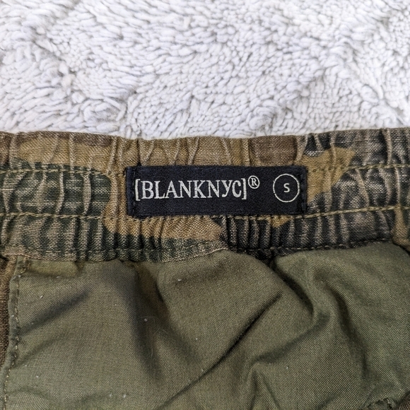 Blank NYC Joggers Women's Small Green Camo Print At Attention Linen Blend Taper - Picture 2 of 9
